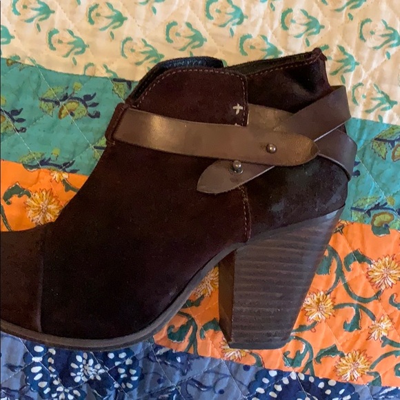 Adorable Rag & Bone booties - Picture 7 of 7